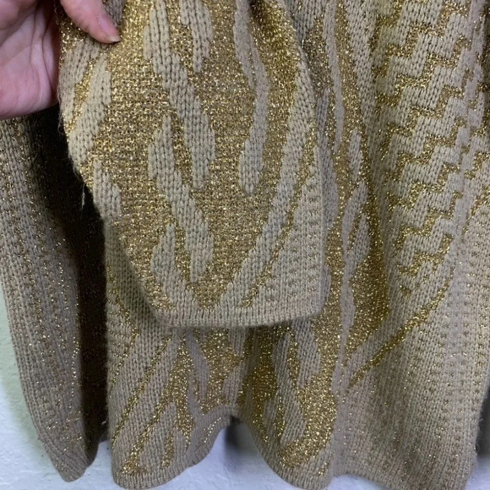 WYE OAKS Vintage Gold Metallic Geometric Pullover Sweater - Picture 5 of 8